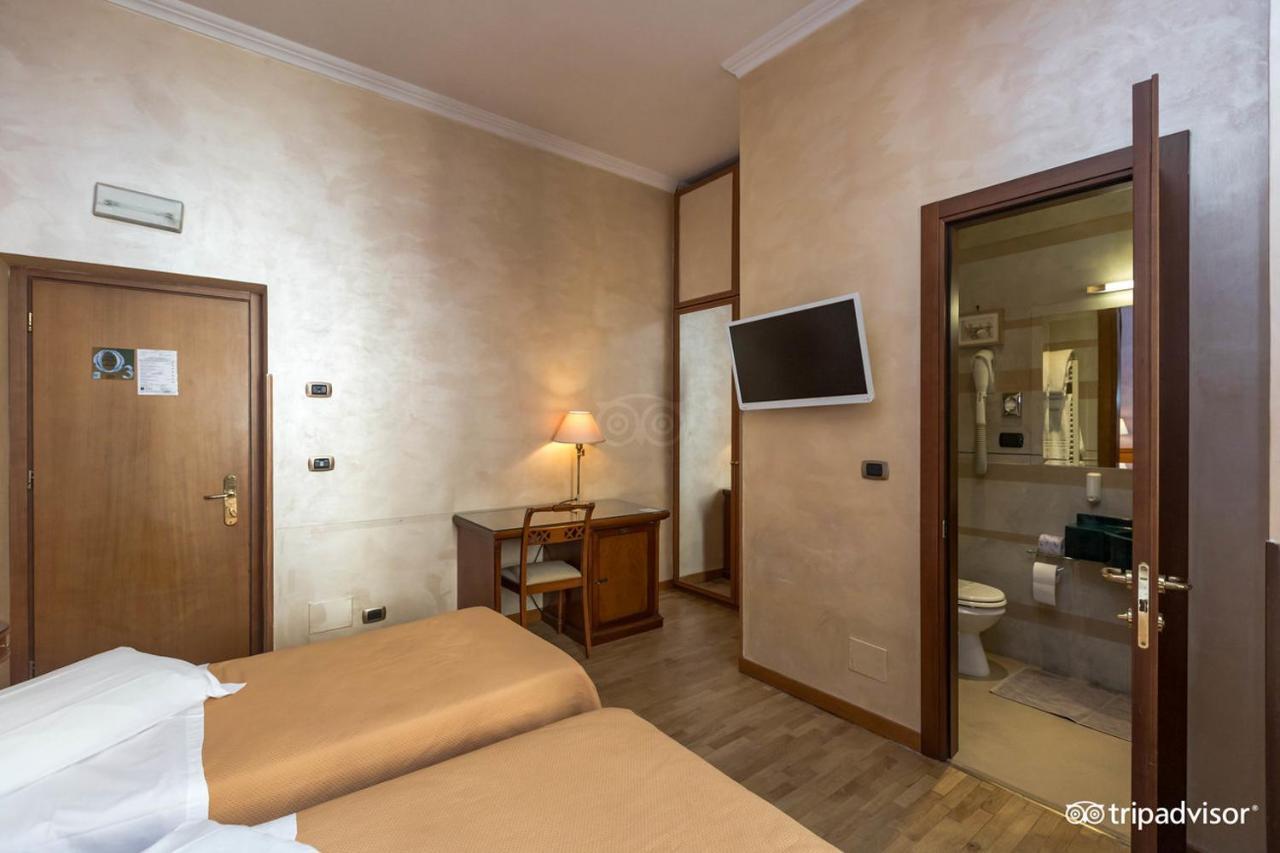 Hotel Kent Roma Esterno foto