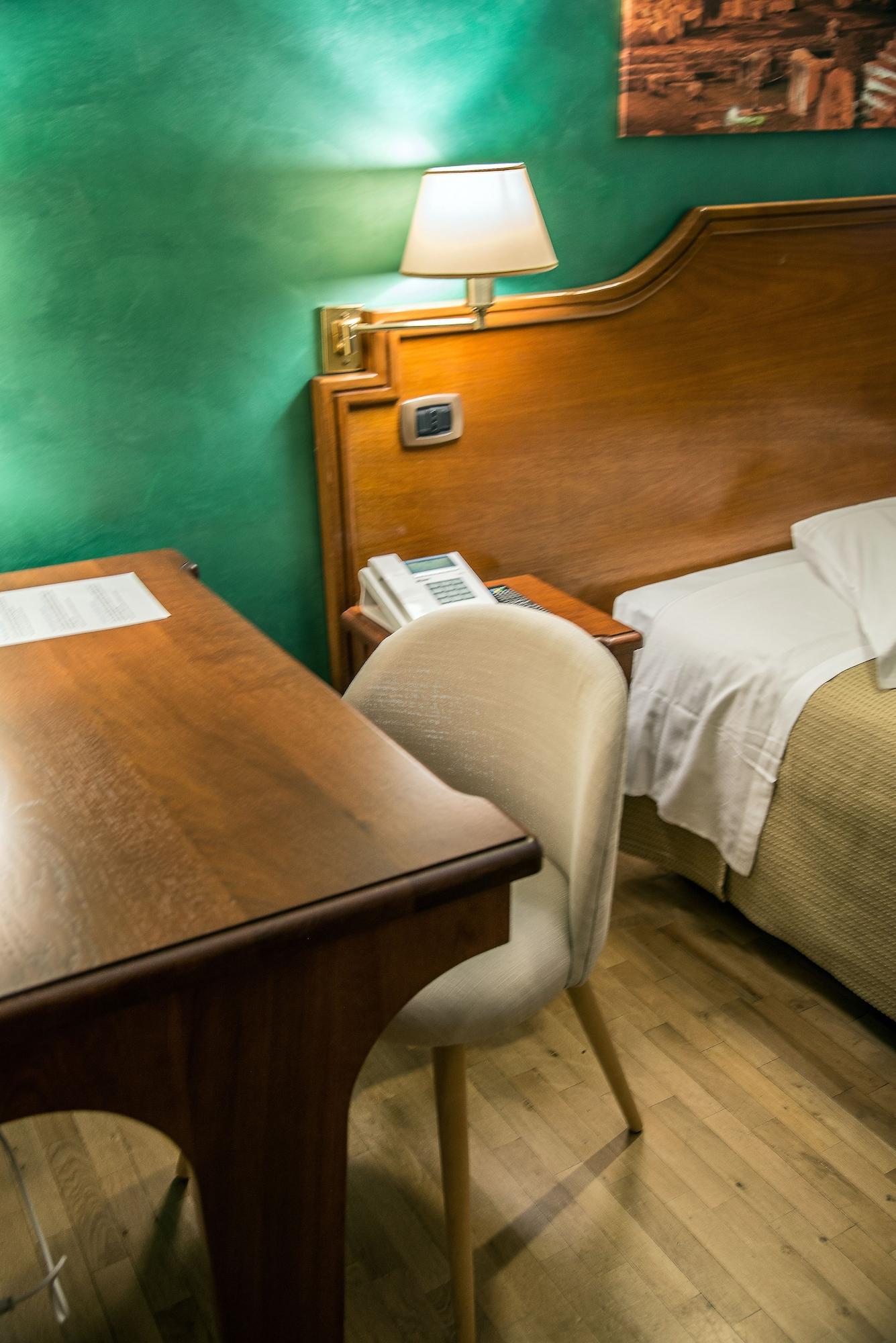 Hotel Kent Roma Esterno foto