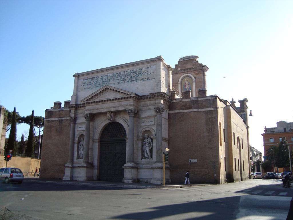 Hotel Kent Roma Esterno foto