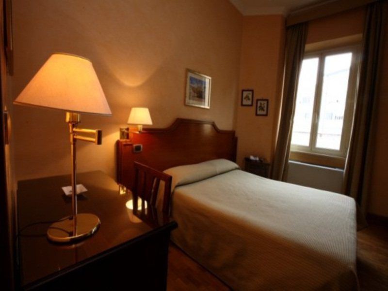 Hotel Kent Roma Esterno foto